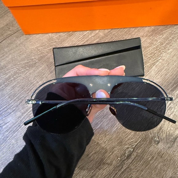 DIOR AVIATOR SUNGLASSES - Picture 2 of 4